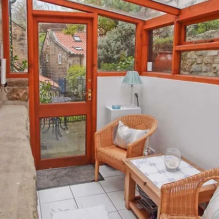 4 Martins Row Robin Hood's Bay